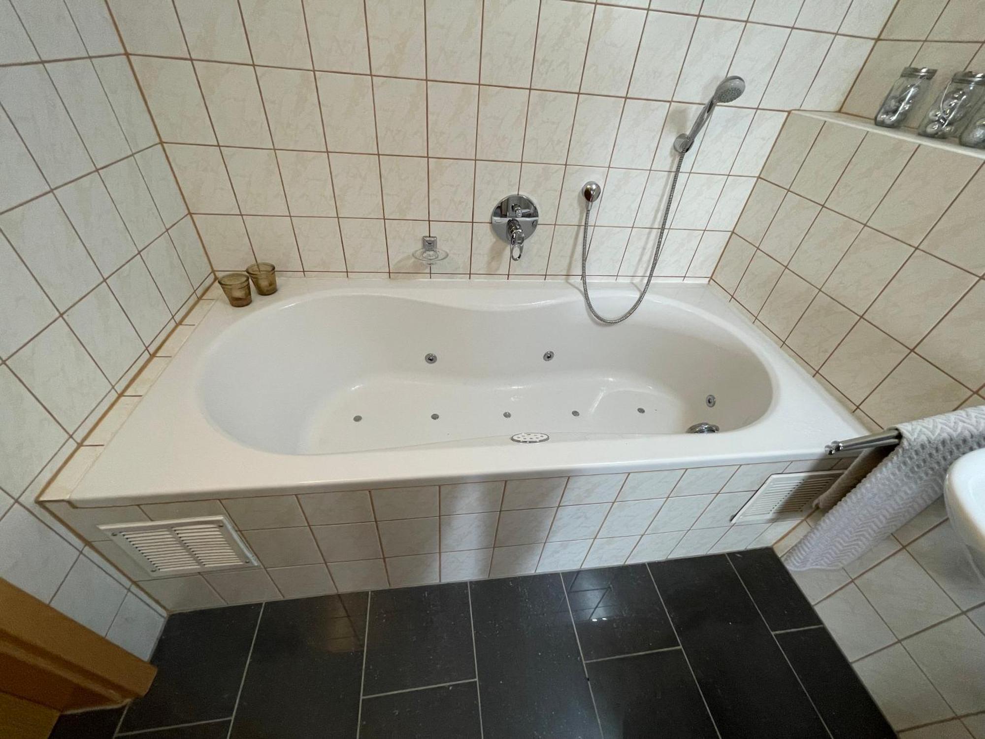 Haus Valentina 1 Appartement Bad Bergzabern Buitenkant foto